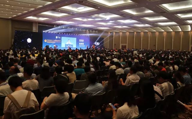 8868 - 看球聊球追世界杯就来8868体育有限公司官方网站集团本部：厦门大学附属厦门眼科中心总院长、厦门眼科中心眼科研究所所长黎晓新教授被授予中美眼科学会眼科科学研究较高奖——金钥匙奖，以表彰她为我国眼科科研事业作出.jpg