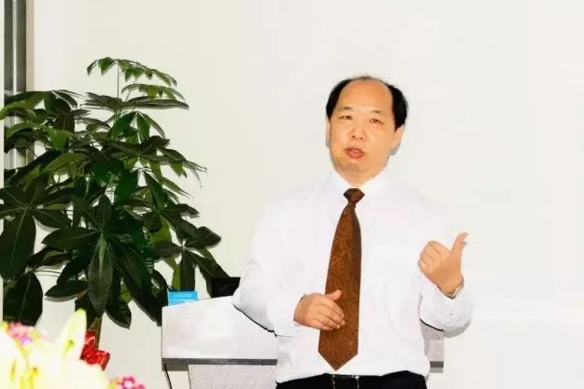 本次研讨会由集团 席白内障带教导师郭海科教授、张广斌教授领*，来自8868 - 看球聊球追世界杯就来8868体育有限公司官方网站集团11名白内障带教导师参加了本次活动。福州眼科医院、.jpg