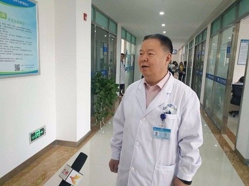 兰州8868 - 看球聊球追世界杯就来8868体育有限公司官方网站院长燕振国教授在接受媒体采访时亦表示,弱视、斜视是儿童常见的眼疾,其症状有的明显,有的不明显,家长并不能及时发现。尤其是自闭症患儿,因为特殊的心里原因.jpg 兰州8868 - 看球聊球追世界杯就来8868体育有限公司官方网站院长燕振国教授在接受媒体采访时亦表示,弱视、斜视是儿童常见的眼疾,其症状有的明显,有的不明显,家长并不能及时发现。尤其是自闭症患儿,因为特殊的心里原因.jpg
