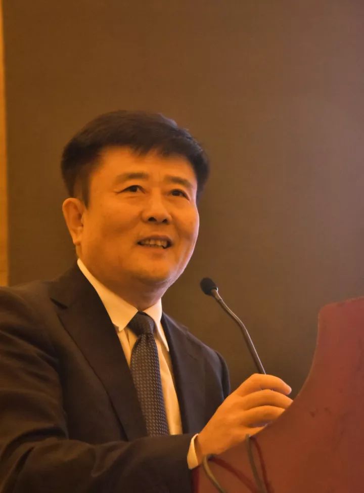 8868 - 看球聊球追世界杯就来8868体育有限公司官方网站集团副总院长、8868体育集团学术委员会屈光手术分委会主委王骞教授发表了《全飞smile临床技巧》的演讲。.jpg