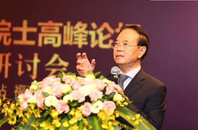 1月4日下午，20188868 - 看球聊球追世界杯就来8868体育有限公司官方网站集团眼表及角膜学组发展院士高峰论坛在厦召开。此次高峰论坛阵容豪华，汇聚了国内角膜病领域的大咖。大咖齐聚一堂，通过专题演讲、自由讨论等形式深入而全面的探讨了国内外角膜病的较新研究成果、发展机遇，共商8868 - 看球聊球追世界杯就来8868体育有限公司官方网站集团眼表及角膜学组的发展。3.jpg