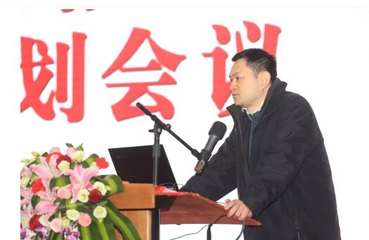 2月3日，8868 - 看球聊球追世界杯就来8868体育有限公司官方网站集团2017年工作汇报暨2017年年度表彰大会在厦门环球会展中心B6厅隆重举行，来自集团本部、厦门大学附属厦门眼科中心、厦门欧华控股集团等1300余名员工与关心、支持8868体育发展的嘉宾欢聚一堂，共同总结2017年工作经验，展望2018年美好未来4.jpg
