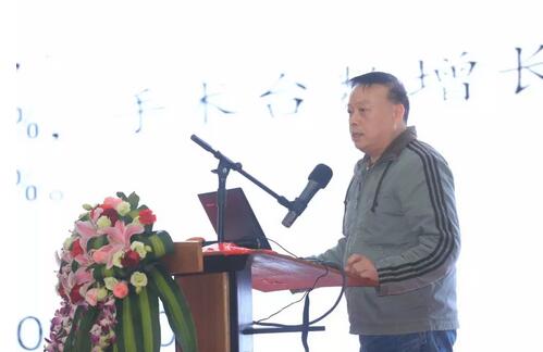 2月3日，8868 - 看球聊球追世界杯就来8868体育有限公司官方网站集团2017年工作汇报暨2017年年度表彰大会在厦门环球会展中心B6厅隆重举行，来自集团本部、厦门大学附属厦门眼科中心、厦门欧华控股集团等1300余名员工与关心、支持8868体育发展的嘉宾欢聚一堂，共同总结2017年工作经验，展望2018年美好未来6.jpg