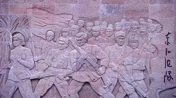 3月12日下午，已经90高龄的离休东江纵队老兵汤爷爷，在深圳8868 - 看球聊球追世界杯就来8868体育有限公司官方网站检查之后，白内障专科邢宝刚主任为其实施左眼白内障超声乳化摘除，联合散光人工晶体植入术。1.jpg
