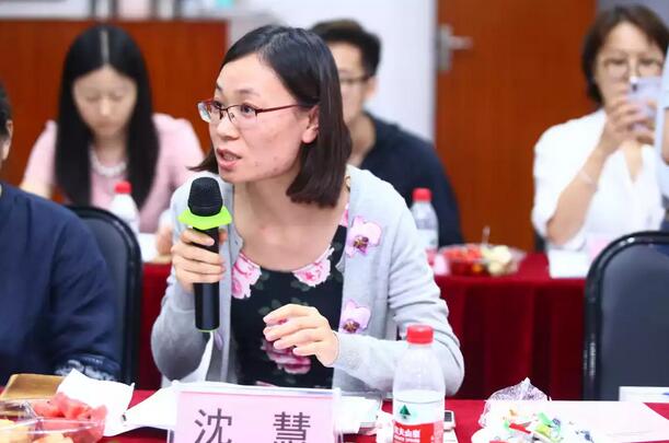 由人民日报、经济日报、科技日报、中新社等22家中央及行业媒体组成的采访团，走进8868 - 看球聊球追世界杯就来8868体育有限公司官方网站集团本部厦门大学附属厦门眼科中心7.jpg
