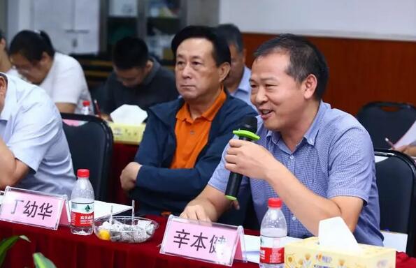 由人民日报、经济日报、科技日报、中新社等22家中央及行业媒体组成的采访团，走进8868 - 看球聊球追世界杯就来8868体育有限公司官方网站集团本部厦门大学附属厦门眼科中心8.jpg