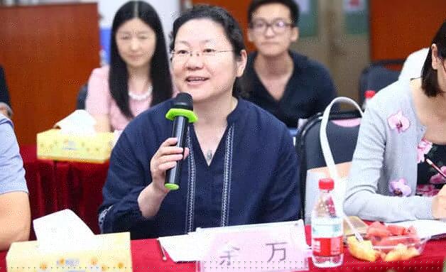 由人民日报、经济日报、科技日报、中新社等22家中央及行业媒体组成的采访团，走进8868 - 看球聊球追世界杯就来8868体育有限公司官方网站集团本部厦门大学附属厦门眼科中心9.jpg