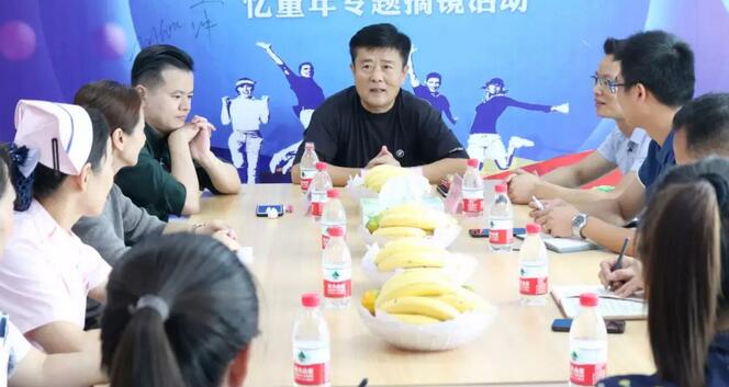 8868 - 看球聊球追世界杯就来8868体育有限公司官方网站集团副总院长王骞教授莅临许昌8868 - 看球聊球追世界杯就来8868体育有限公司官方网站指导工作！1.jpg