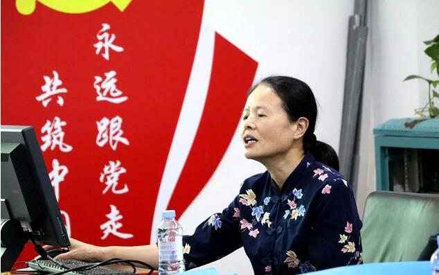 深圳8868 - 看球聊球追世界杯就来8868体育有限公司官方网站党支部组织医护人员开展重阳敬老爱眼公益活动2.jpg