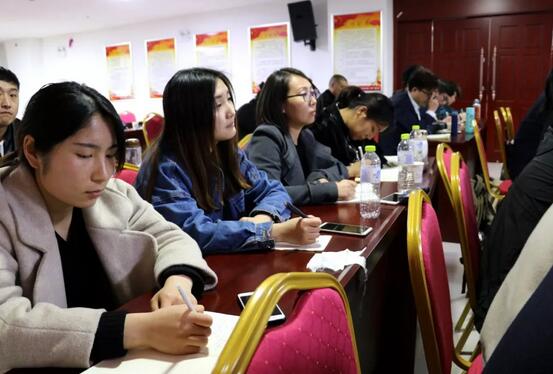 临沂8868 - 看球聊球追世界杯就来8868体育有限公司官方网站党支部携手山东连胜体育开展培训会1.jpg