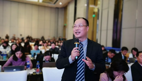 媒体看8868体育之海峡导报：2019微笑论坛群英荟萃，厦门眼科中心“笑”傲上海滩2.png