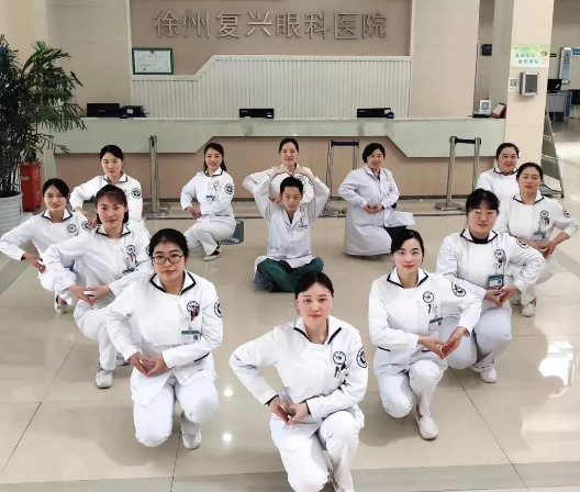 5月12日环球护士节，徐州复兴眼科医院党支部、工会亲切慰问全院护理人员.png