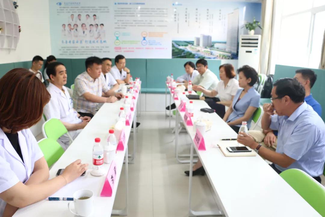 市学生视力不良调研组莅临青岛8868 - 看球聊球追世界杯就来8868体育有限公司官方网站调研