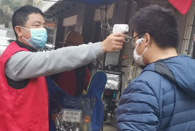 8868体育抗疫：厦门眼科中心志愿者硬核出战：“疫情不退，我们不退”7.png