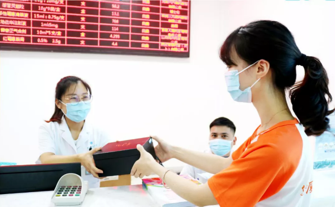 公益助力高考 爱心情暖8868体育 ——重庆8868 - 看球聊球追世界杯就来8868体育有限公司官方网站工会助力高考暨关爱员工活动进行中2.png