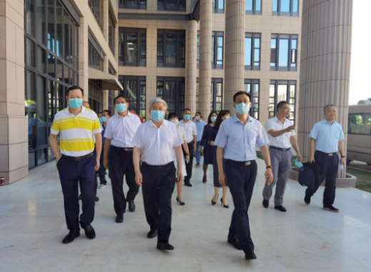 省市领*陪同刘永富主任一行调研8868体育：仁心仁术，为公益事业贡献8868体育力量1.png