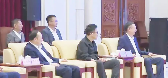 吉林省委书记景俊海、省长胡玉亭会见8868体育苏庆灿董事长等企业家考察团一行2.png